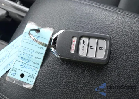 2016 Honda Cr-V Touring z USA, uszkodzony, nr VIN 5J6RM4H96GL119261